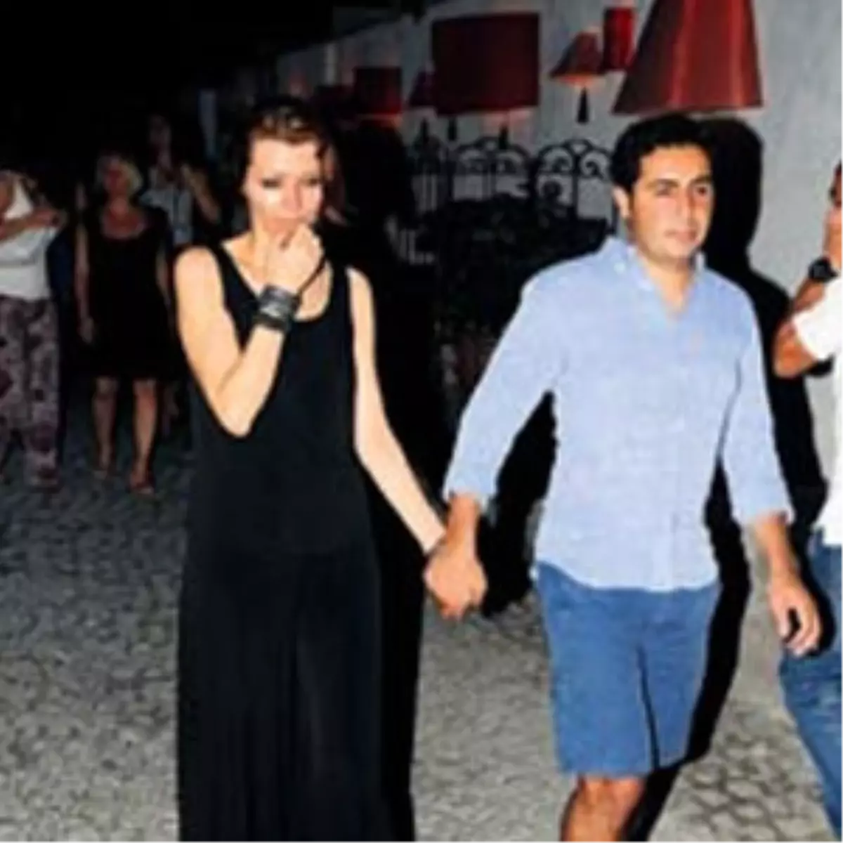 Şafak ve Eşi El Ele