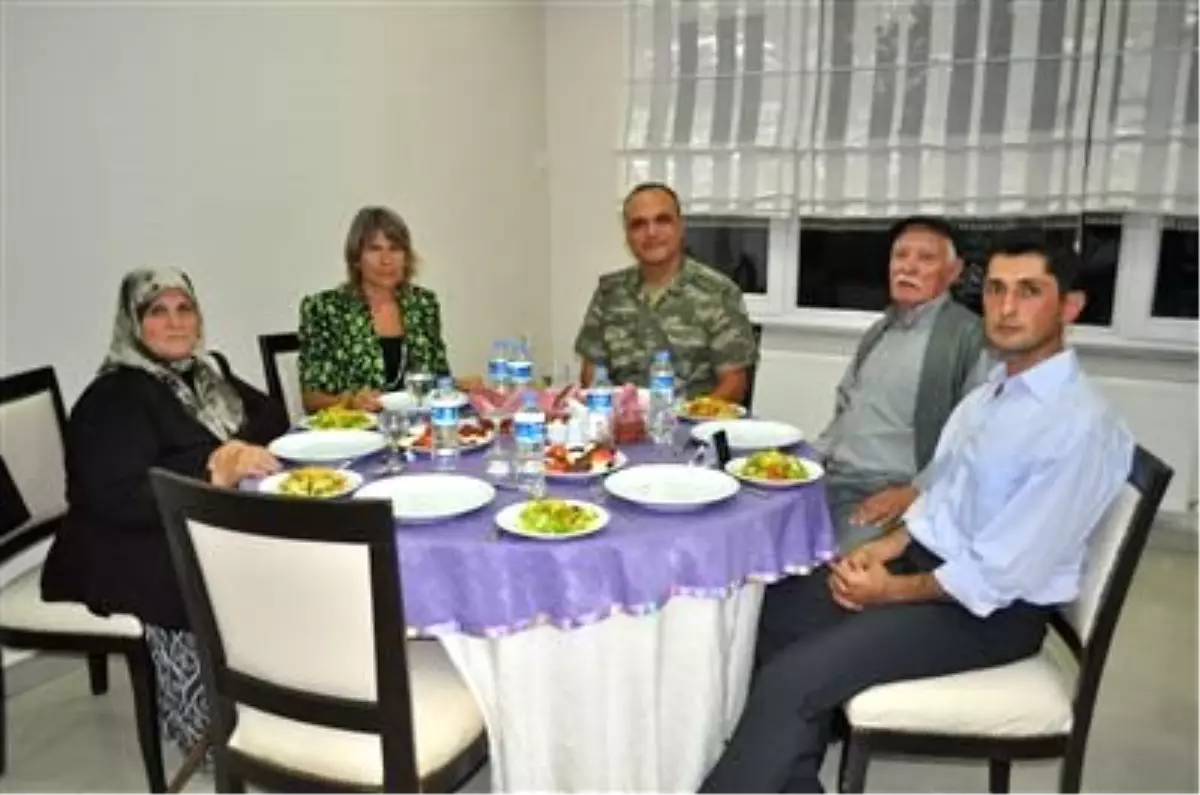 Şehit ve Gazi Ailelerine İftar Yemeği