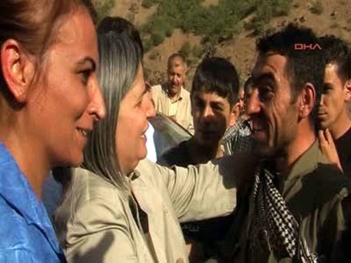 PKK Şemdinli\'de BDP\'lilerin Yolunu Kesti