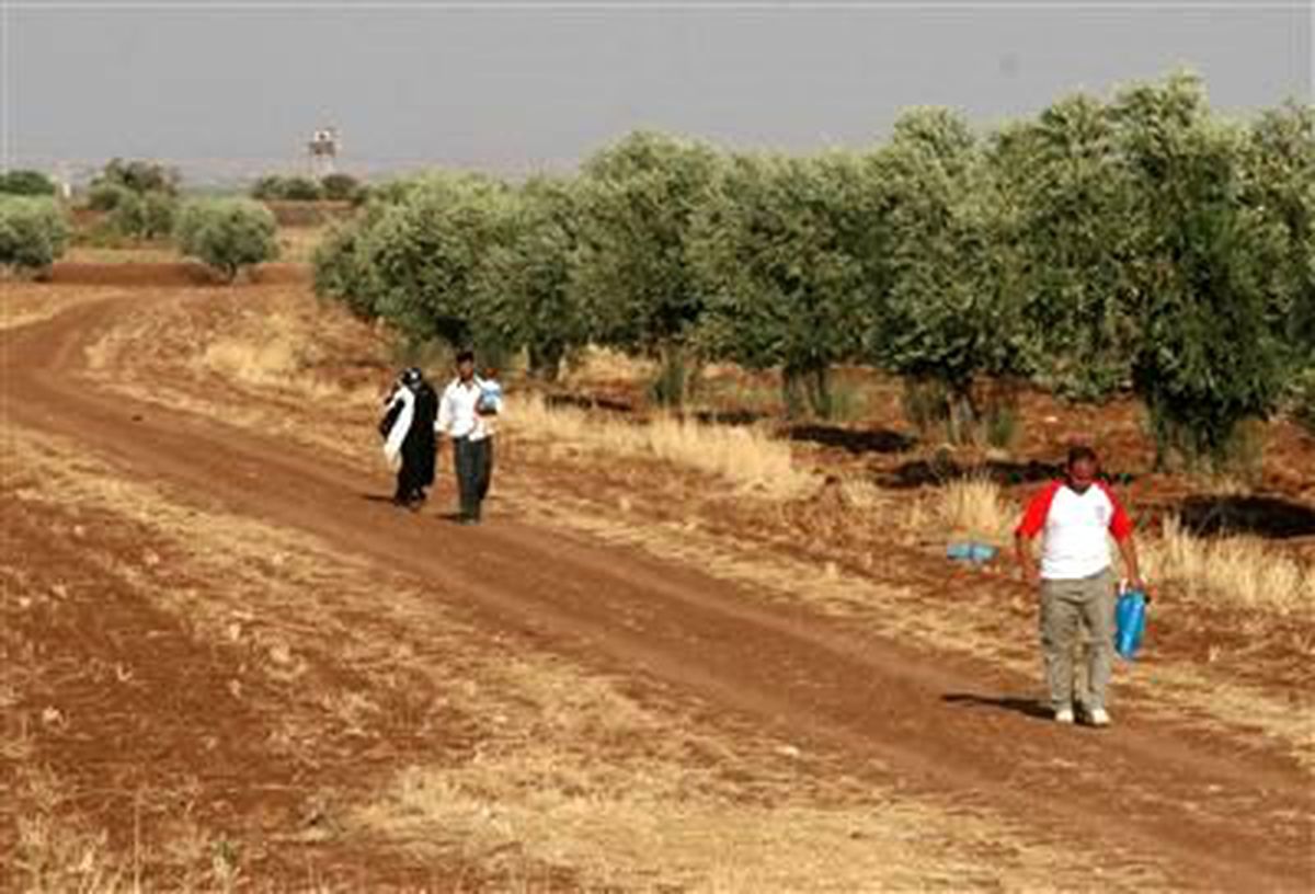 Suriye\'de Ölümden Kaçışlar Sürüyor