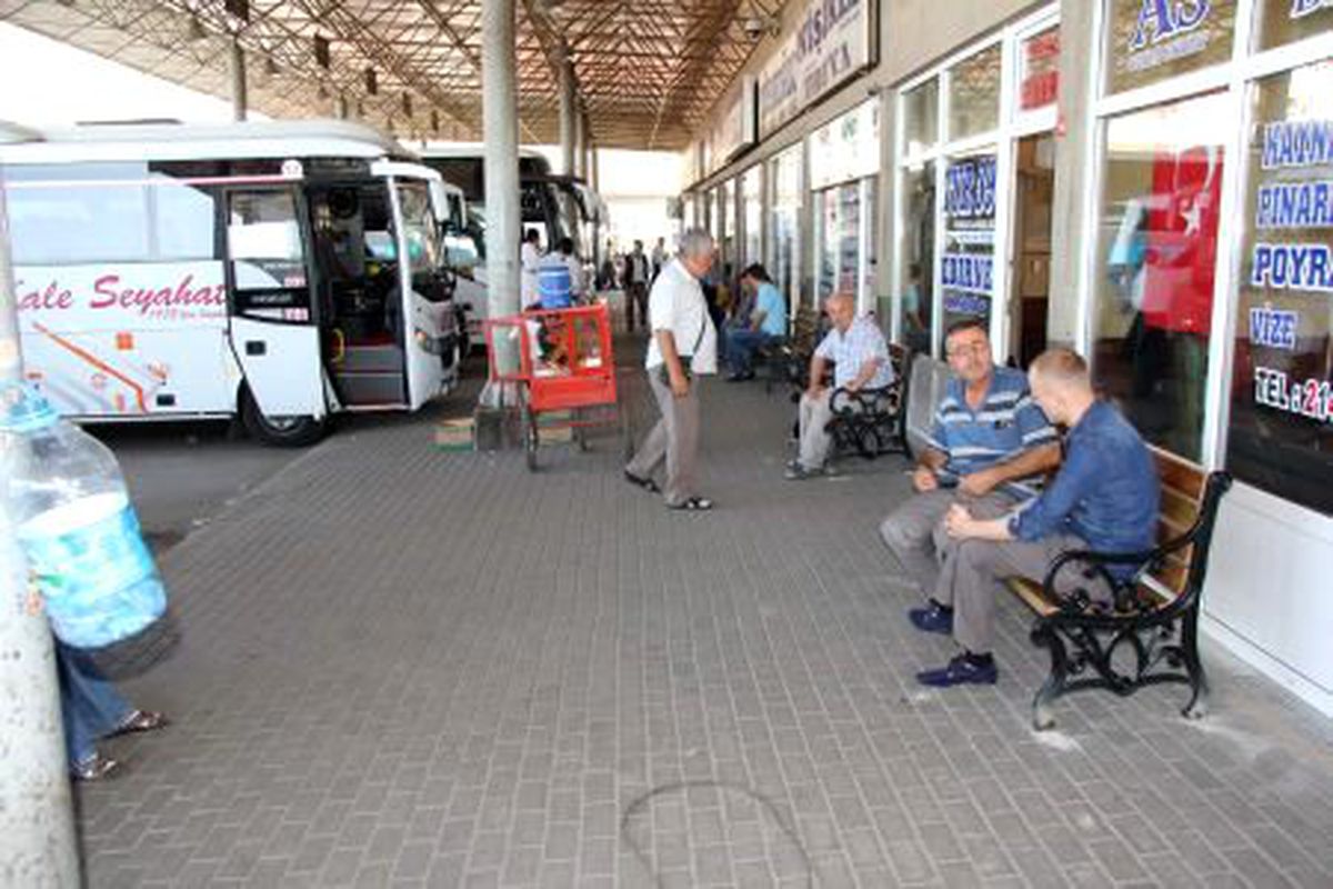 Terminalde Oturma Bankları Yenilendi