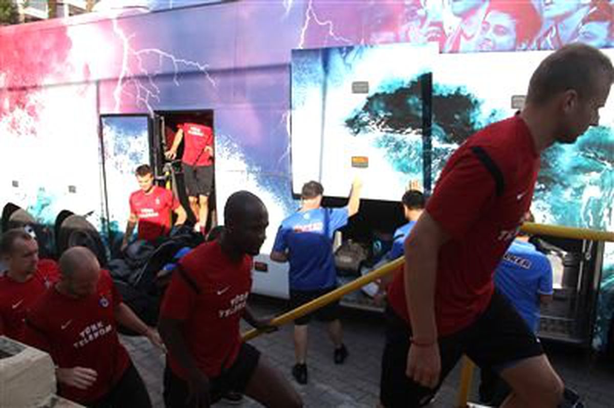 Trabzonspor Basına Kapalı İdman Yaptı