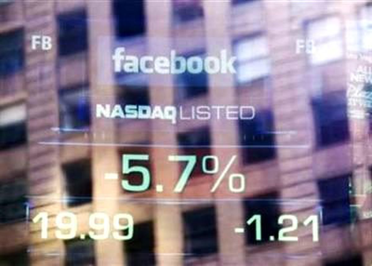 Facebook Resmen Dibe Battı