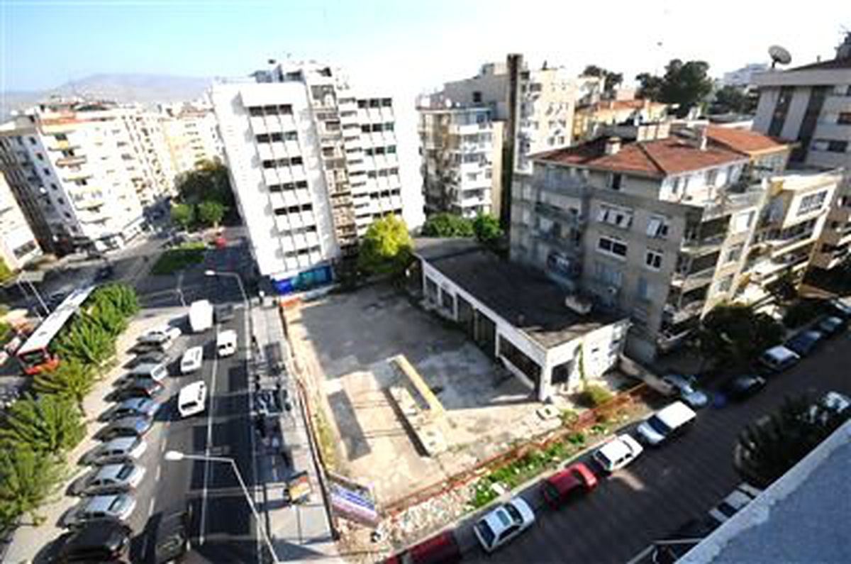 Alsancak'ta Yapılacak Tam Otomatik Otoparkta İmzalar Tamam