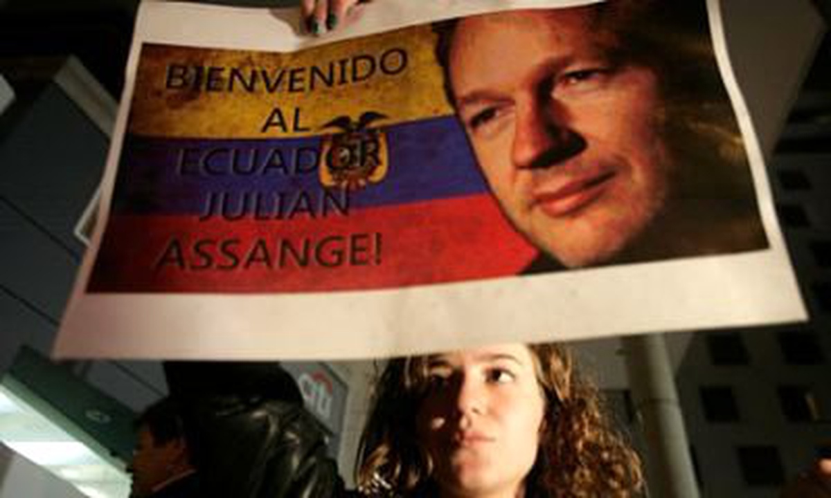 Assange Destekçileri, Ekvador\'a Müteşekkir