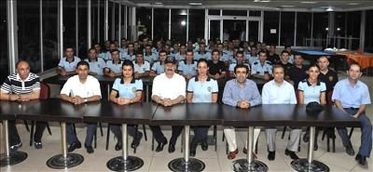 Bakan Çağlayan\'dan Çevik Kuvvet Polislerine Ziyaret
