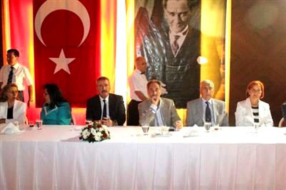 "Aklınızı Başınıza Devşirin"