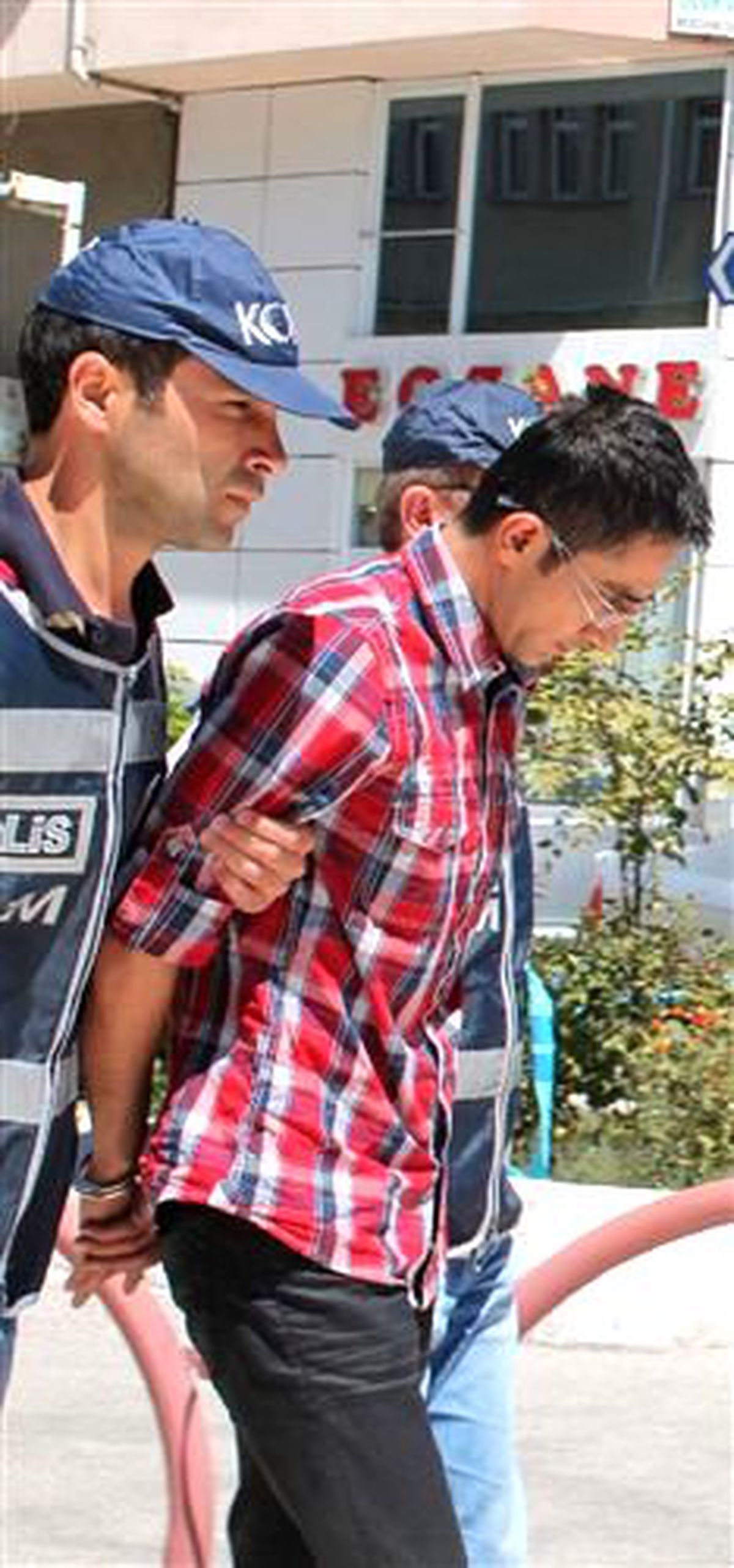Bankadan Çaldığı Parayla Otelde Yakalandı