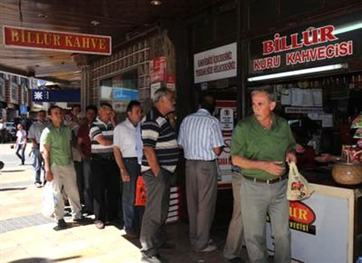 Bayram Kahvesi Kuyruğu