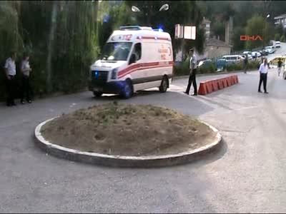 Bayram Yolunda Kaza; 3 Yaralı