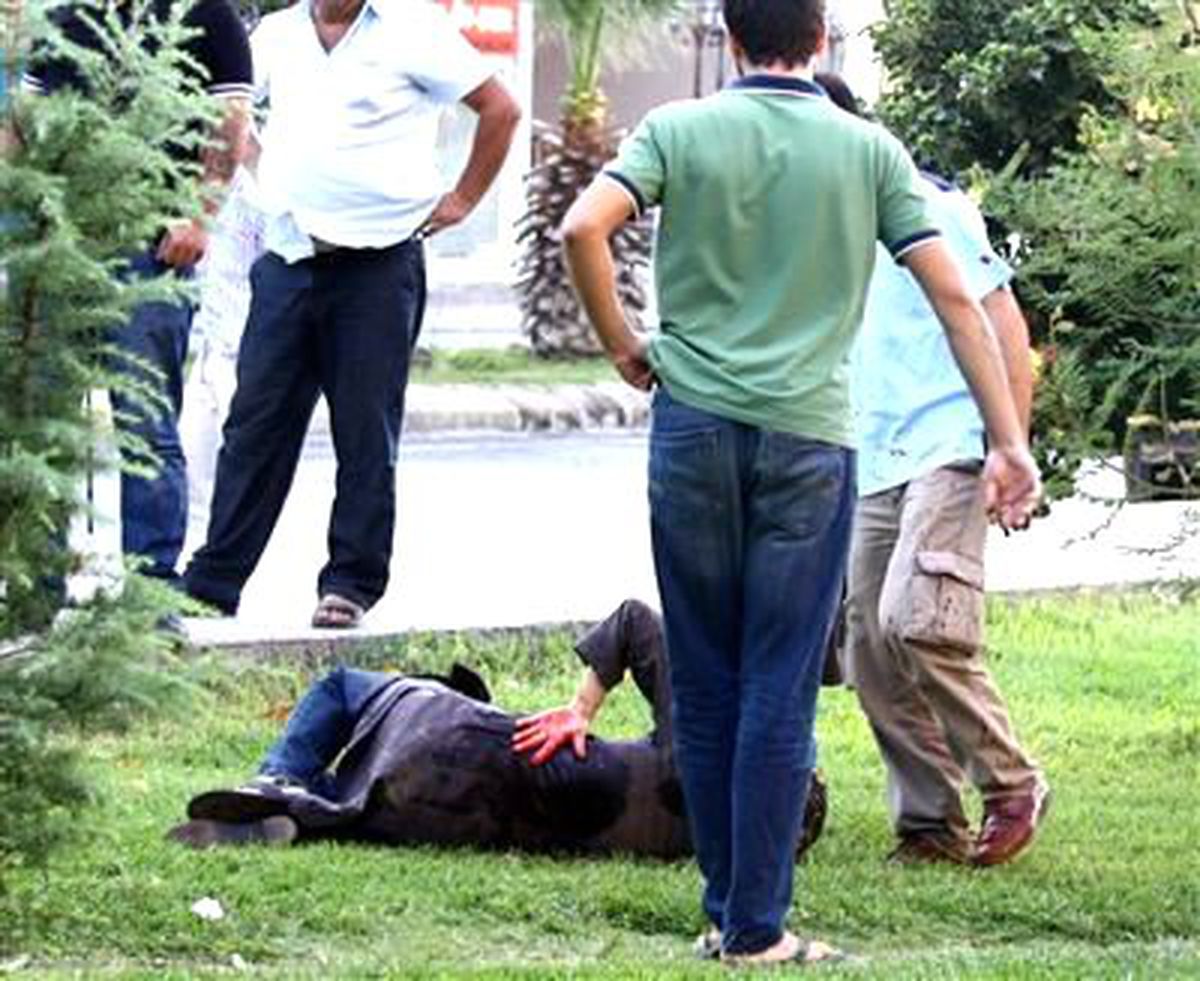 Önce Sarıldı Sonra 8 Yerinden Bıçakladı