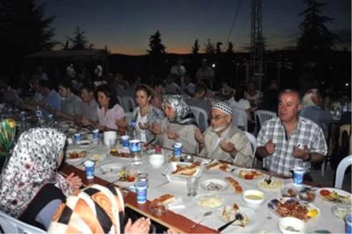 CHP Kula İlçe Örgütü Şehit ve Gazi Ailelerine İftar Yemeği Verdi