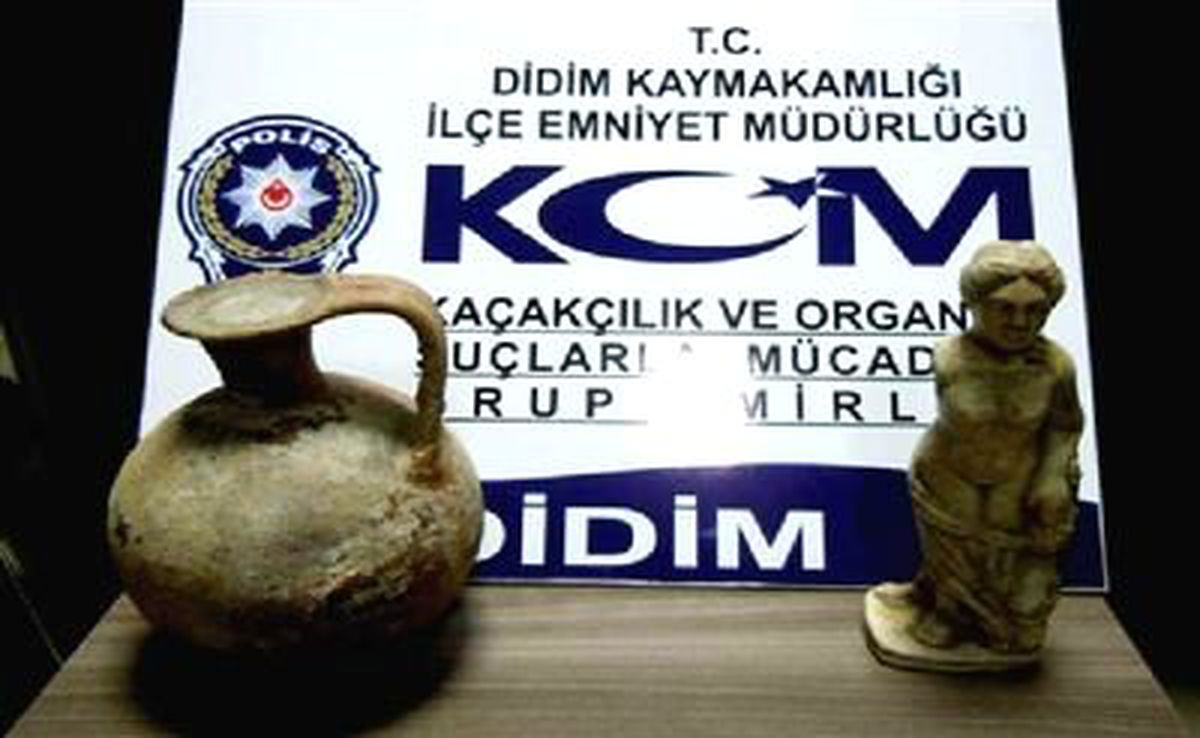 Elindeki Tarihi Eserleri Satmaya Çalışırken Yakalandı