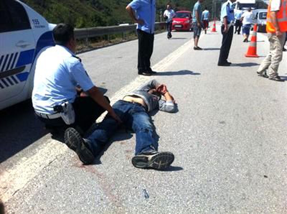 Emekli Polisin Cipini Çalan Hırsız Bacağından Vurularak Yakalandı