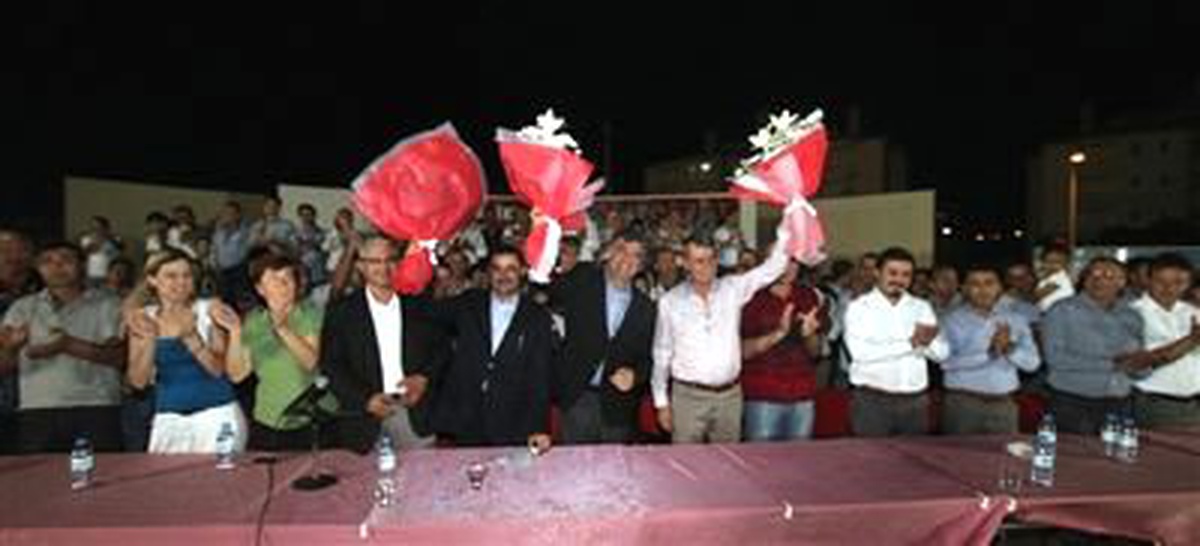 Gaziemir\'de Belediye Çalışanlarına \'Erken Bayram\'
