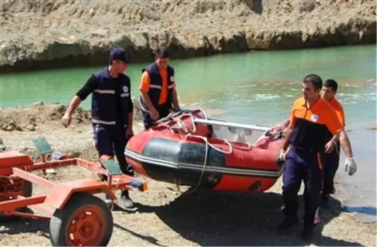 Gölete Düşen Çocuğun Cesedine Ulaşıldı