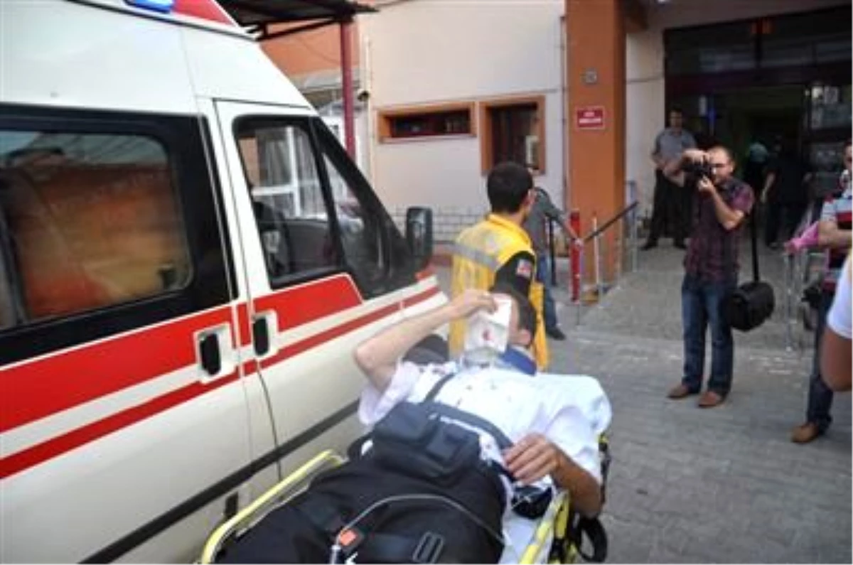 İnegöl\'de Trafik Kazası: 5 Yaralı