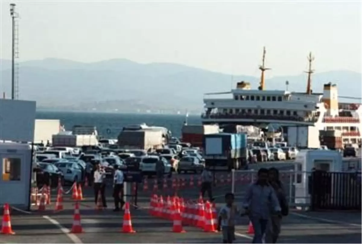 İstanbul Boşalıyor, Yollarda Trafik Adım Adım