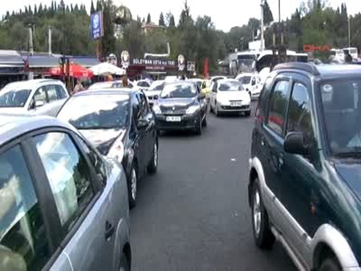 İstanbul Boşalıyor, Yollarda Trafik Adım Adım