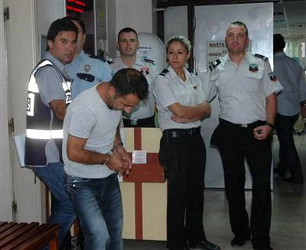 Karısını ve Baldızını Bıçaklayan Şahıs Teslim Oldu