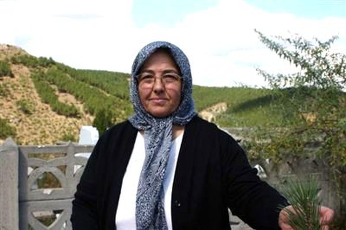 Mezarlıkta 1200 Fidan Dağıtıldı