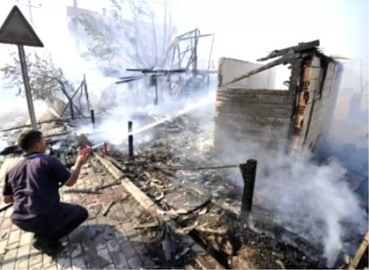 Mudanya\'da Özel Kamptaki Barakalarda Çıkan Yangın