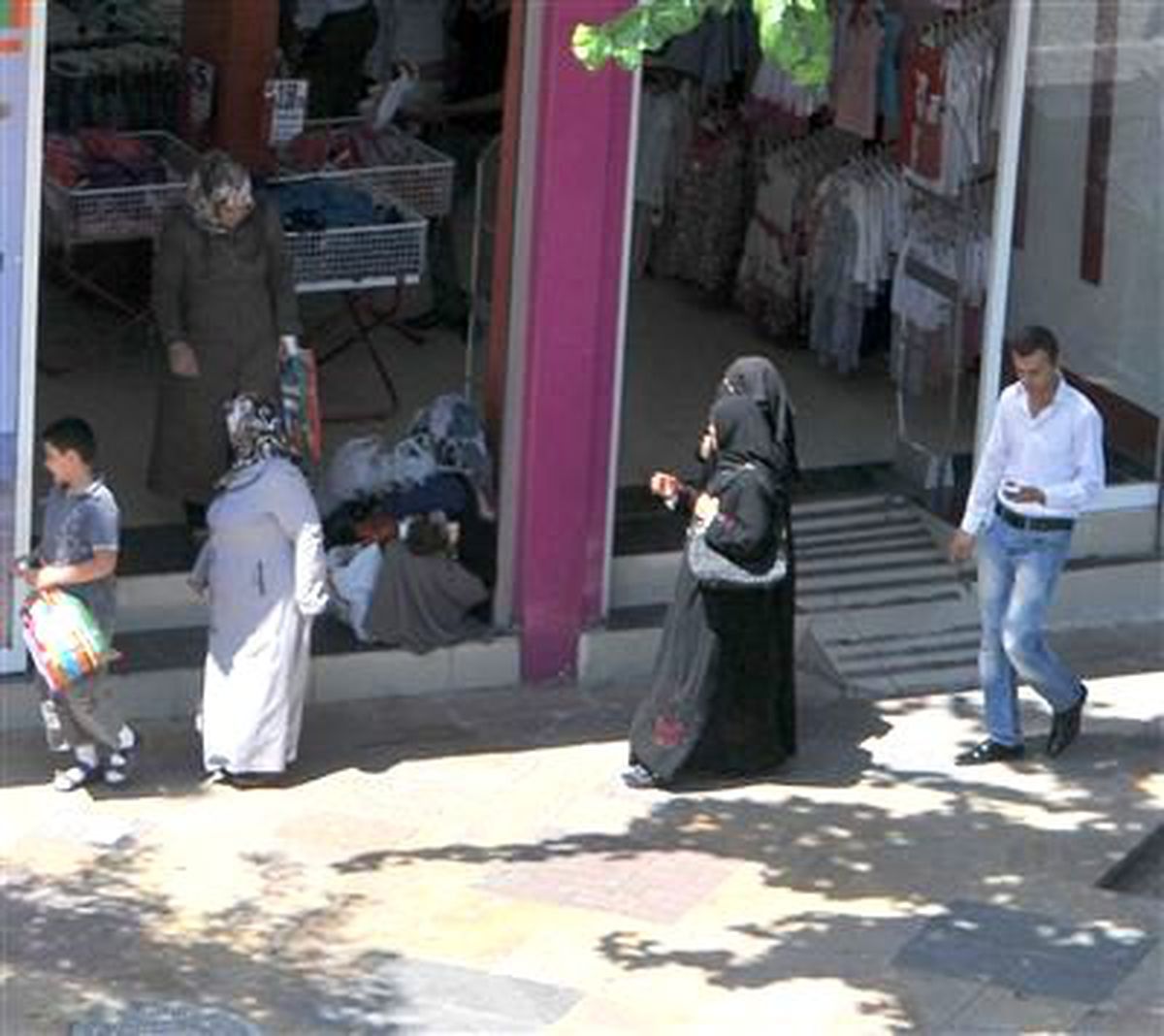 Şanlıurfa\'da Sıcaklar Etkisini Azaltıyor