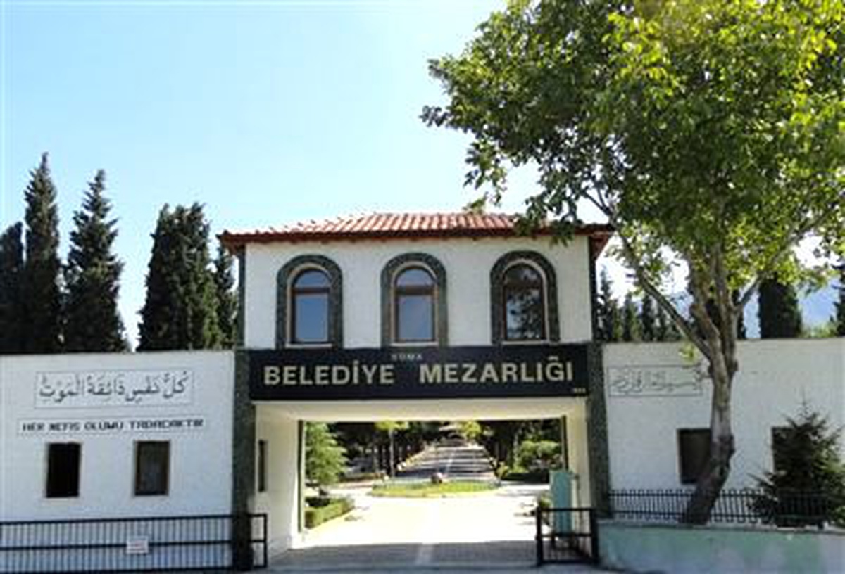Soma Belediyesi Mezarlık Hizmet Binası Yeni Yüzüne Kavuştu