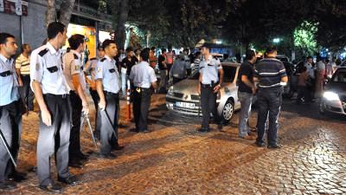 Sürücülerin Yol Kavgası: 2 Yaralı