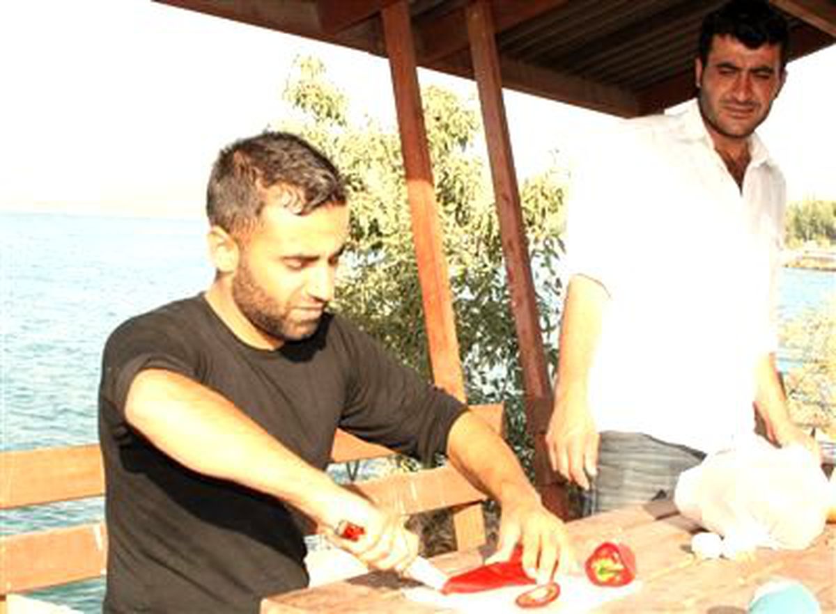 Van Gölü Kıyısında İftar Keyfi
