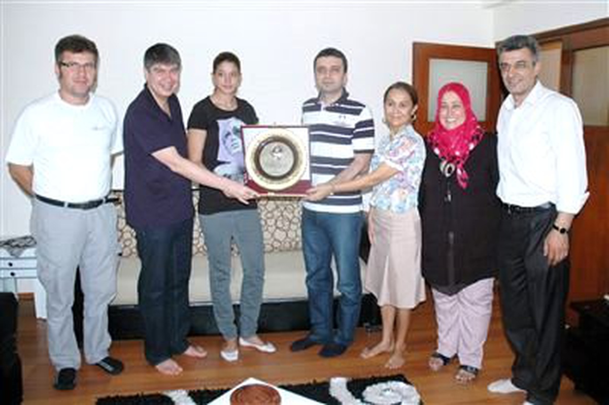 AK Parti\'den Olimpiyat Kahramanlarına Ziyaret