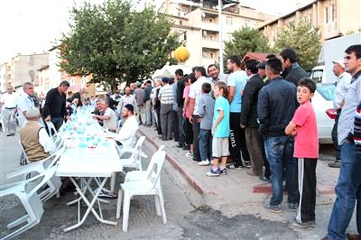 Akıncılar\'da 2 Bin Kişilik Son İftar