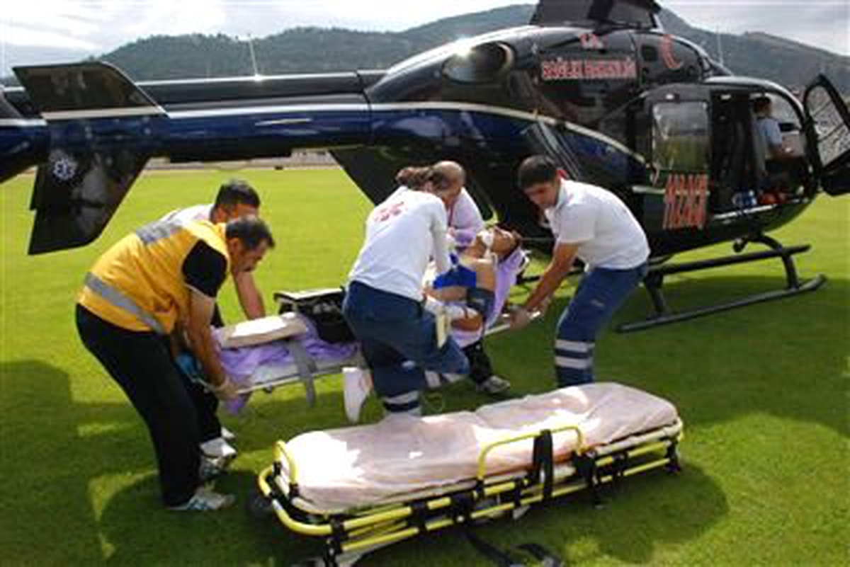 Ambulans Helikopter Trafik Kazası Geçiren Genç İçin Havalandı