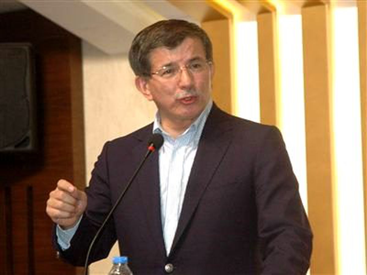 Bakan Davutoğlu\'ndan Duygusal Konuşma