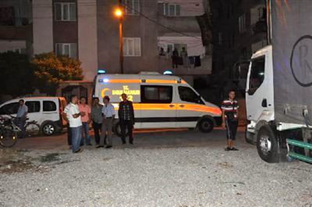 Boşandığı Eşini Bıçaklayarak Öldürdü, Boş Arazide Cesedi Bulundu