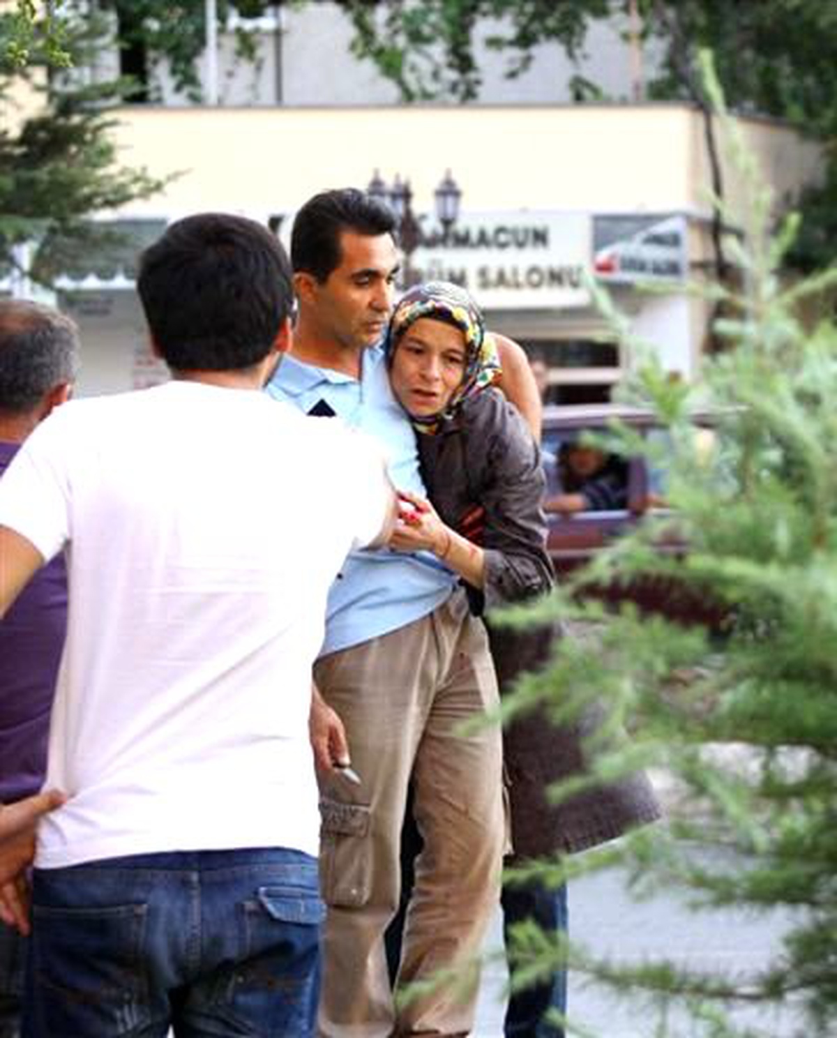 Boşanma Davası Açan Eşini Parkta Bıçaklayan Koca Tutuklandı