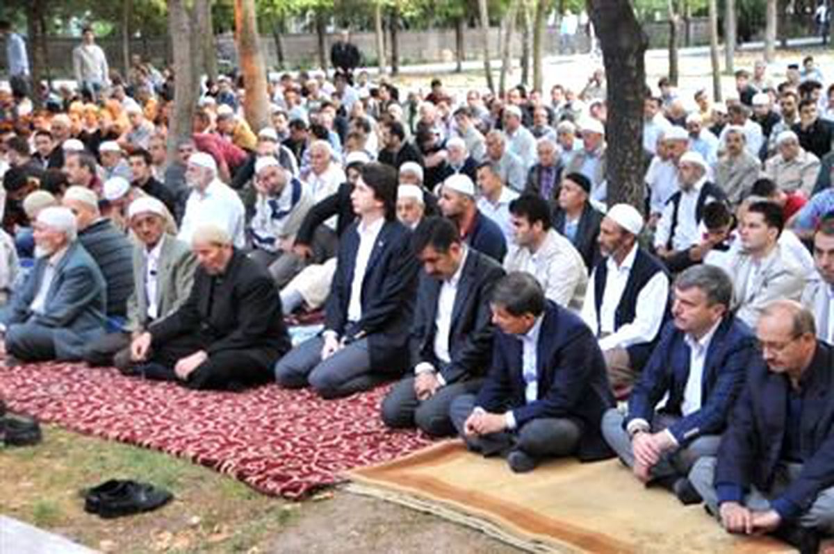 Davutoğlu: Kamplardaki Suriyeli Sayısı 67 Bine Ulaştı