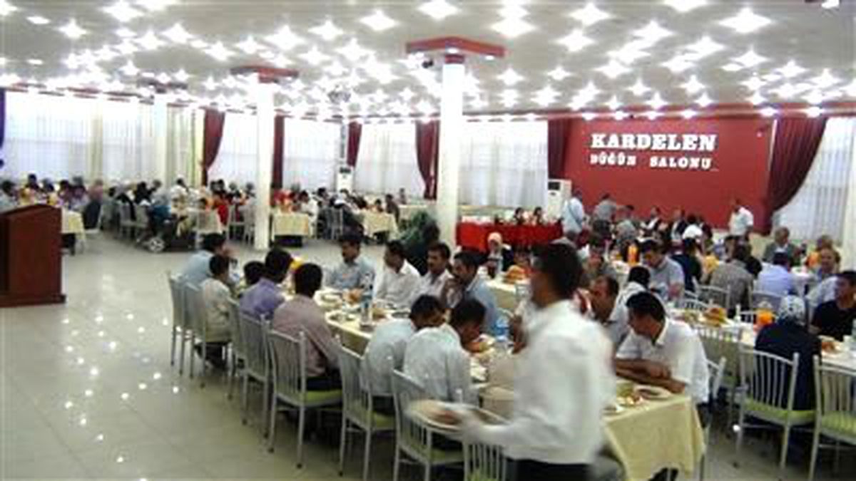 Erciş Depreminde Yakınlarını Kaybedenler İftarda Buluştu