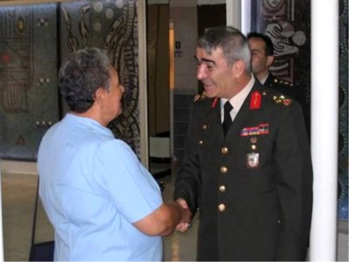 Ktbk Komutanı Korgeneral Savaş, Bayram Tebriklerini Kabul Etti