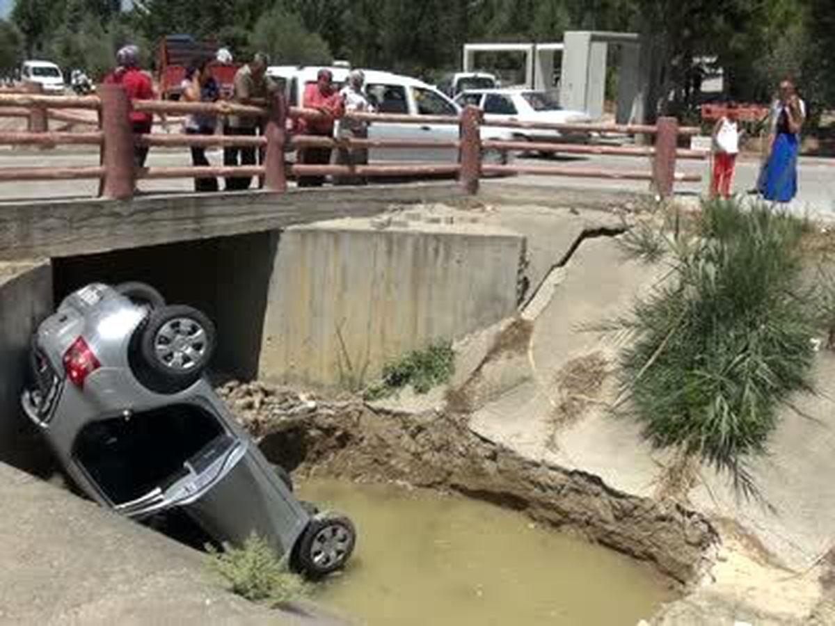 Mezarlıkta Trafik Kazası 1 Ölü, 8 Yaralı