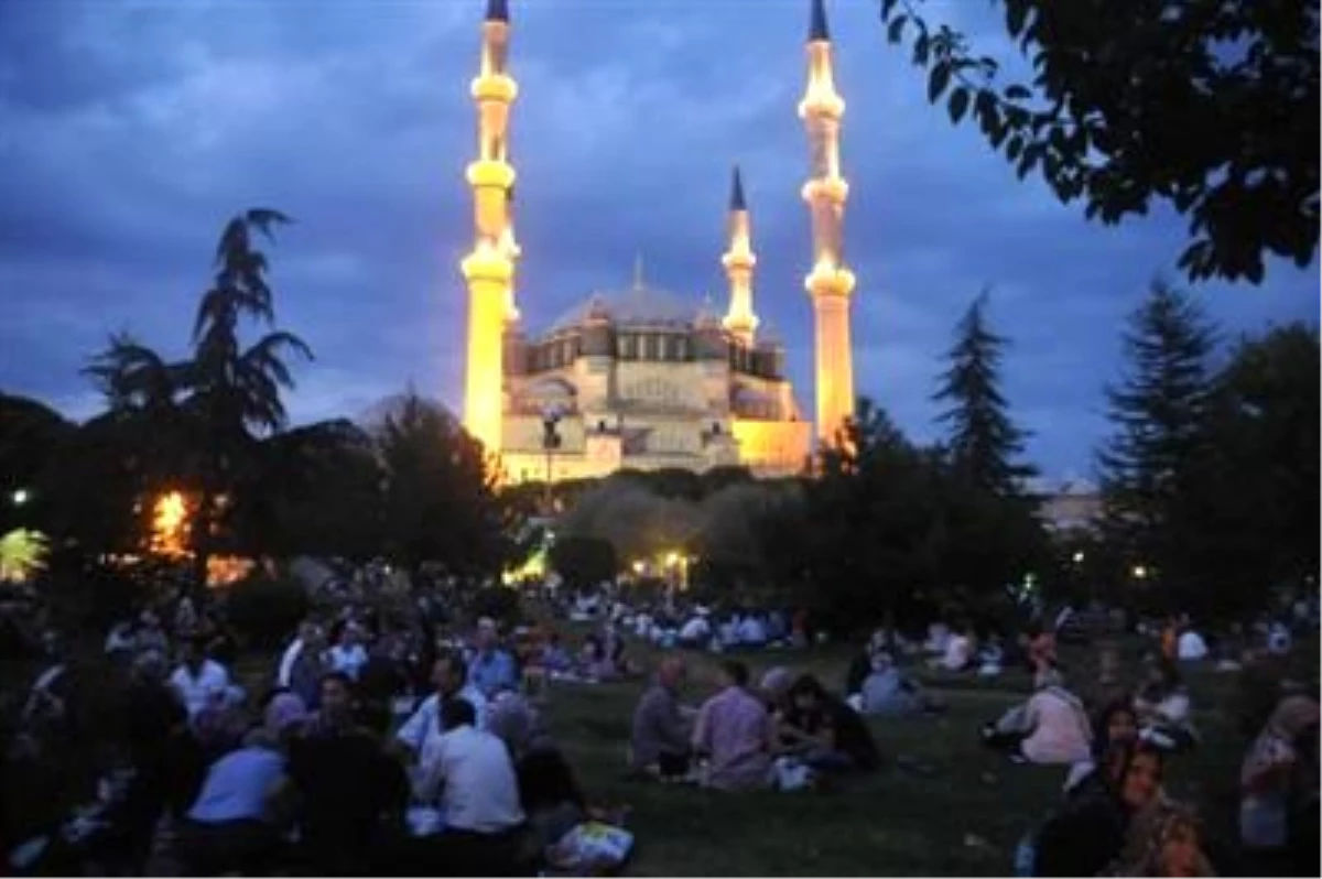 Ramazan\'da Selimiye Camii\'ni 160 Bin Kişi Ziyaret Etti