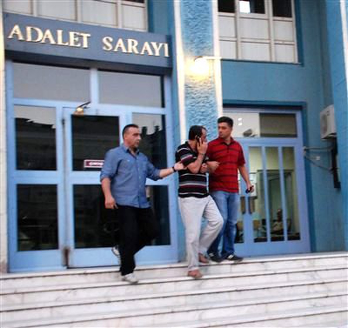 Şehirlerarası Otogar Faresi Polisten Kaçamadı
