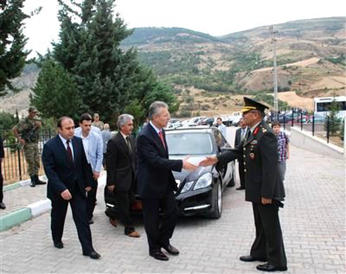 Vali Taşkesen, Bayram Sabahı Göreve Başladı