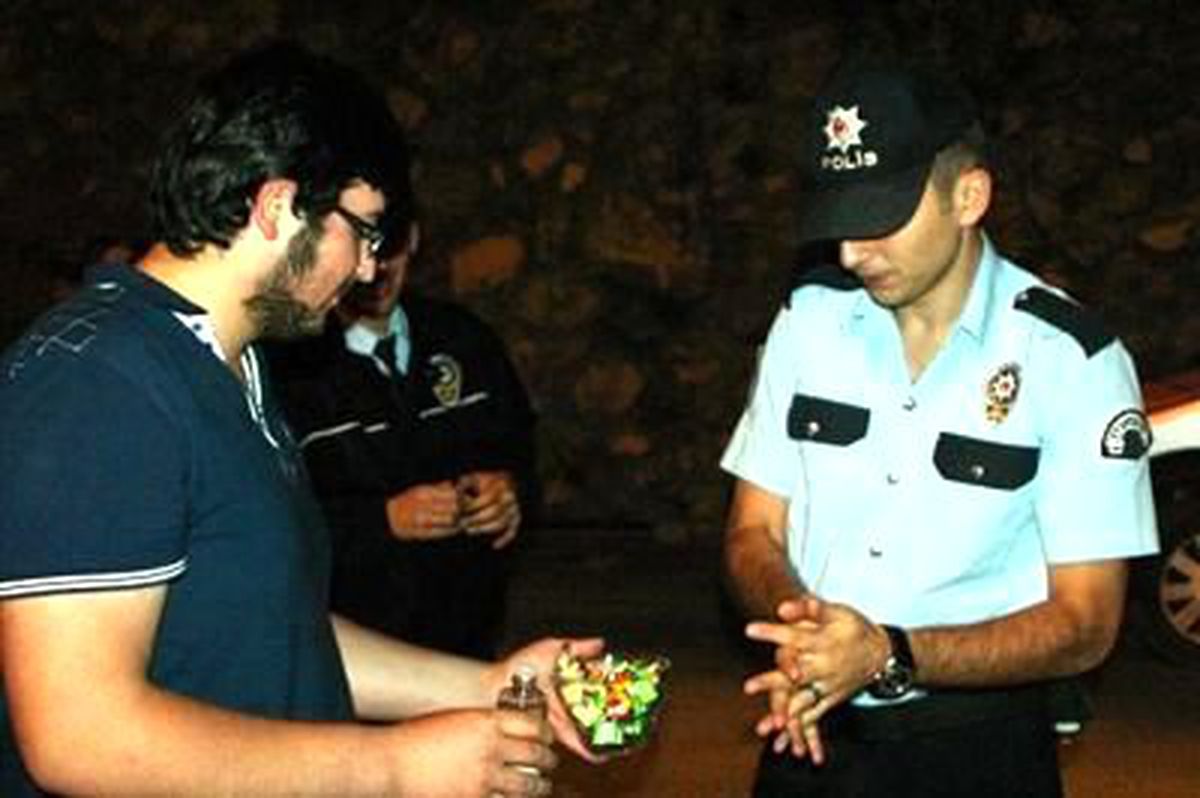 Vatandaştan Polise Bayram Şekeri