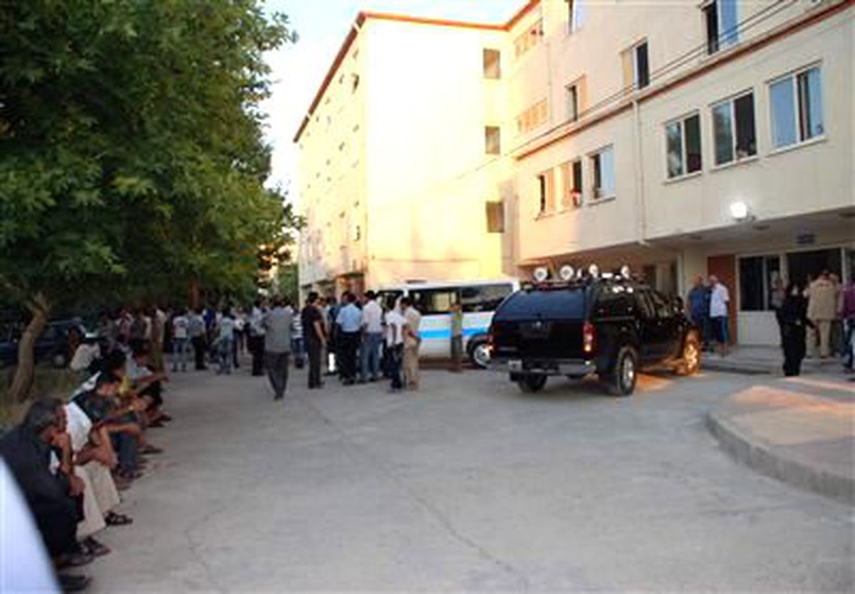 Yardım Sırasında Suriyeli Mülteciler Kavgaya Tutuştu
