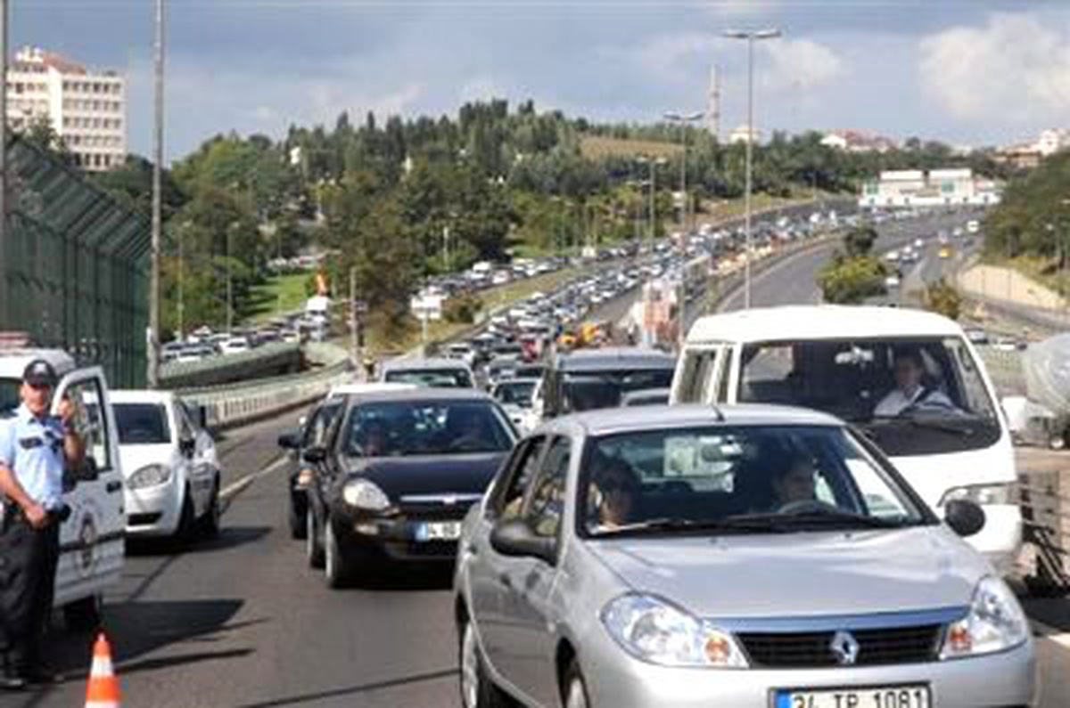 Yol Verme Tartışması: İki Sürücüden Biri Öldü, Diğeri Yaralandı