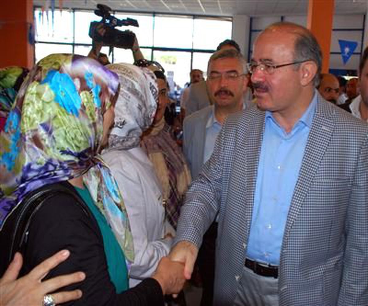 Bakan Şahin, Partililerle Bayramlaştı