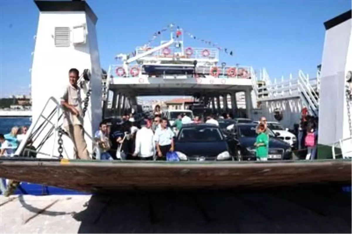 "Cüzdanım Çalındı" Dedi, Feribotu Bekletti