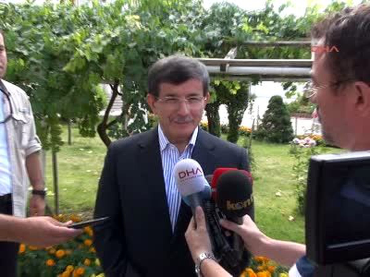Davutoğlu, BM\'yi Göreve Çağırdı