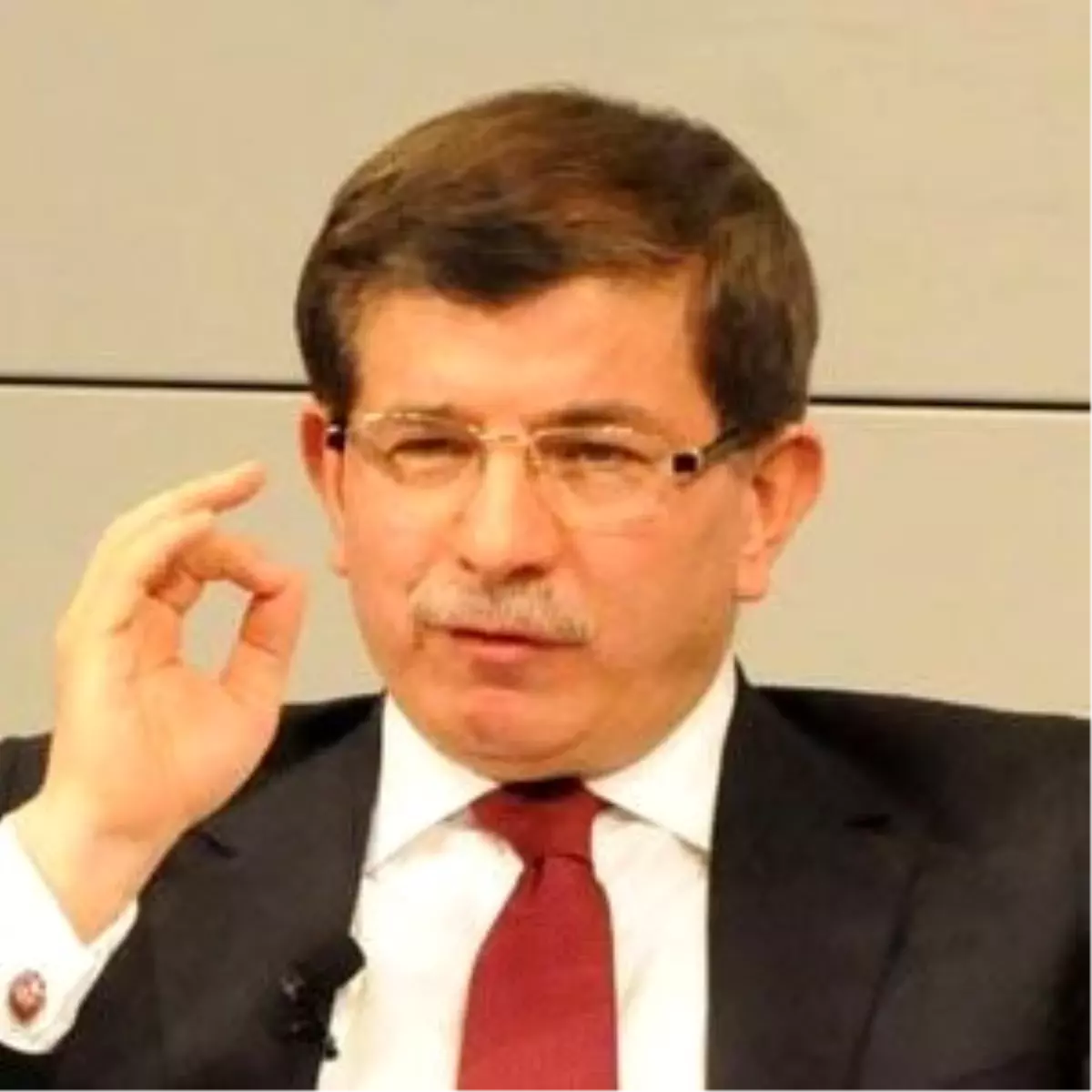 Dışişleri Bakanı Ahmet Davutoğlu, Lübnan\'da Türk Vatandaşlarının Kaçırılmasıyla İlgili,...